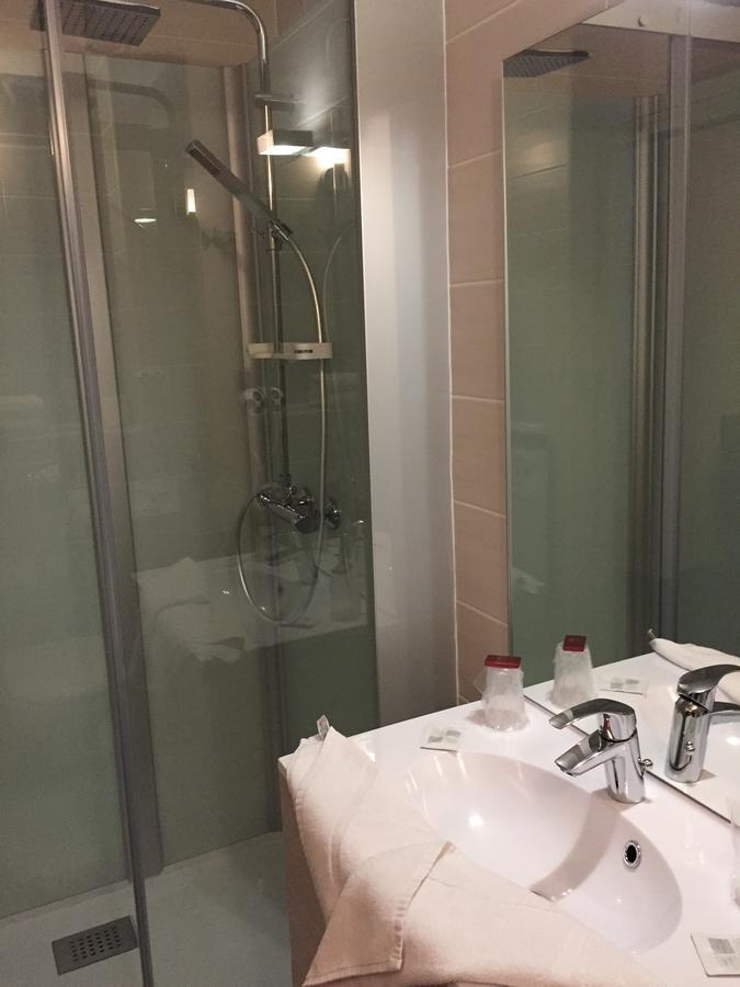 Hotel Du Commerce La Châtre المظهر الخارجي الصورة